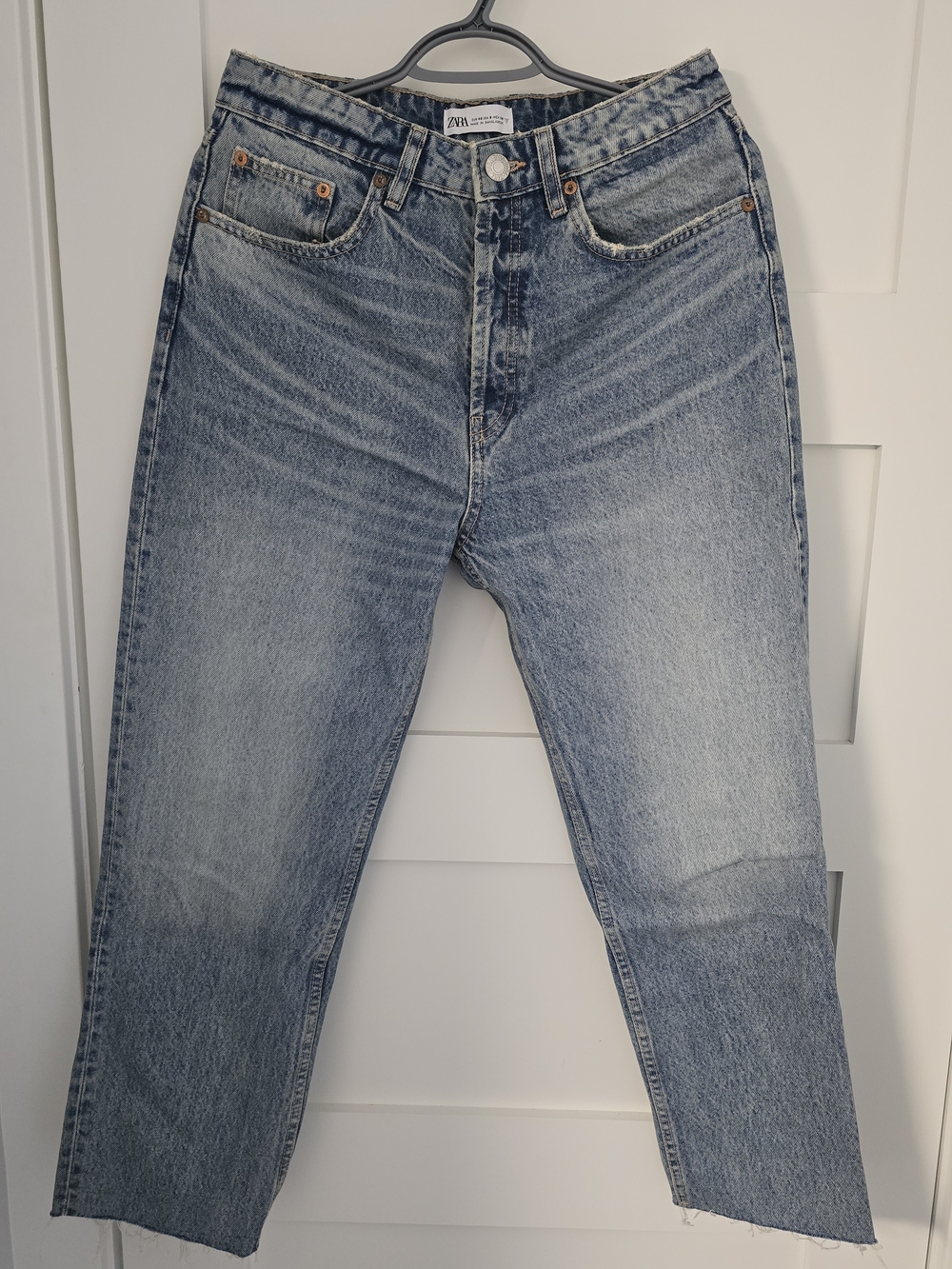 Zara Light Wash Straight-Leg Women's Jeans